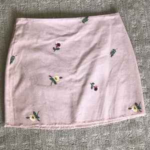 NEVER WORN light pink embroidered skirt
